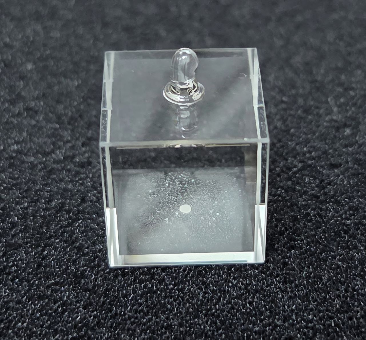 Atomic vapor cell